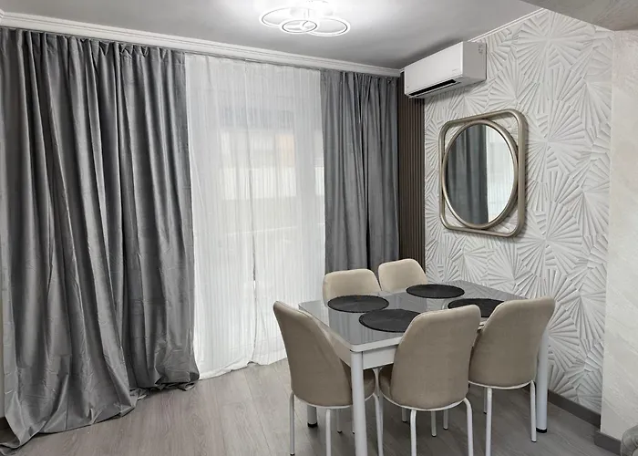 Luxury Flat-downtown